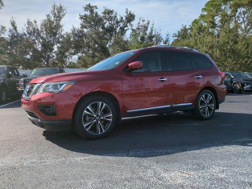 2017 Nissan Pathfinder Platinum