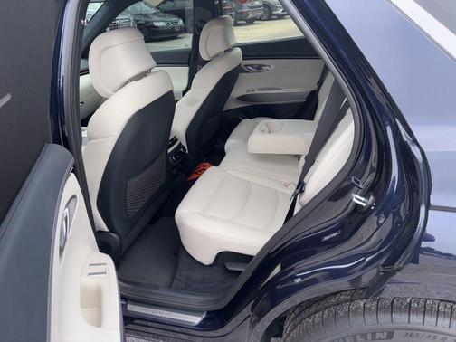 2025 Genesis Electrified GV70 Advanced AWD