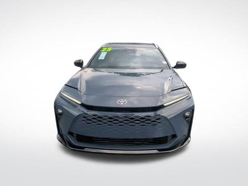 2025 Toyota Crown Signia XLE