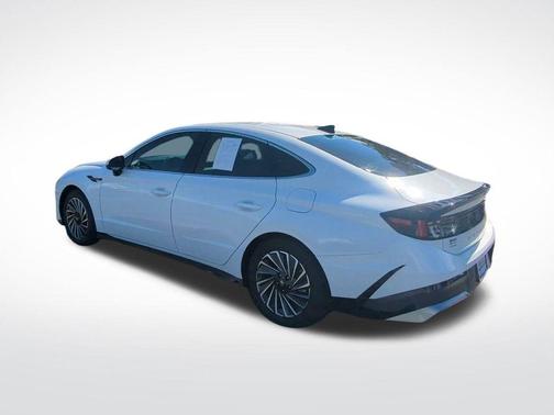 2024 Hyundai SONATA Hybrid SE