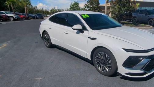 2024 Hyundai SONATA Hybrid SE