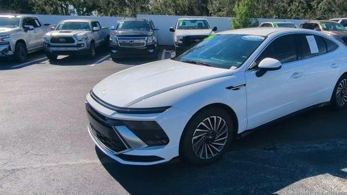 2024 Hyundai SONATA Hybrid SE
