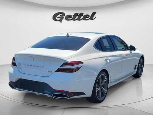 Uyuni White 2025 Genesis G70 3.3T RWD Sport Advanced