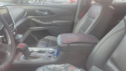 Mosaic Black Metallic 2022 Chevrolet Traverse RS