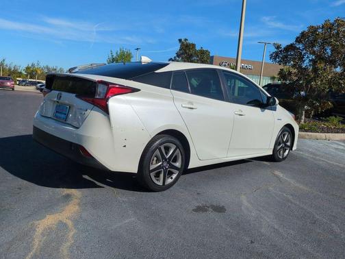2020 Toyota Prius XLE
