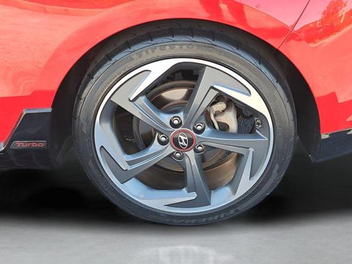 2020 Hyundai Veloster Base
