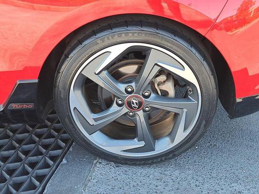 2020 Hyundai Veloster Base