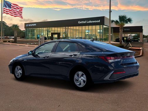 2026 Hyundai ELANTRA SE