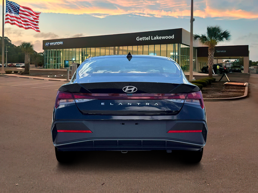 2026 Hyundai ELANTRA SE