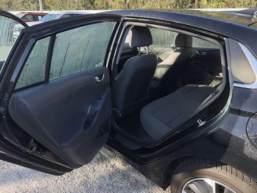 2021 Hyundai IONIQ Plug-In Hybrid SEL