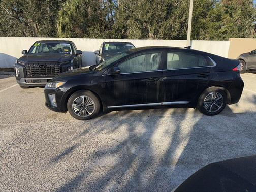 2021 Hyundai IONIQ Plug-In Hybrid SEL