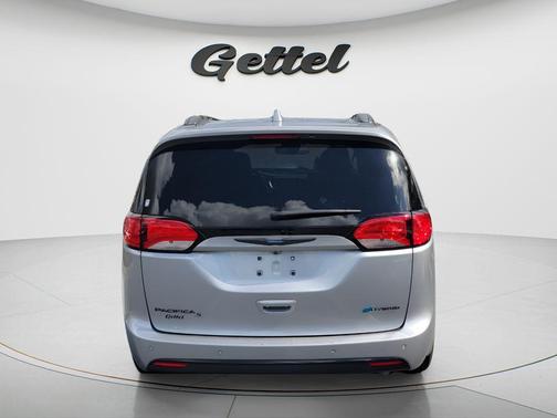 Billet Silver Metallic Clearcoat 2019 Chrysler Pacifica Hybrid Limited
