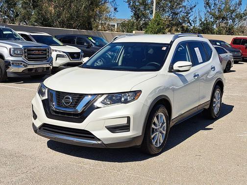 2018 Nissan Rogue SV