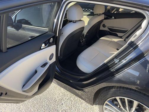 2019 Kia Stinger Premium