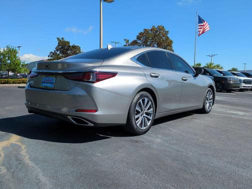 2021 Lexus ES 350 Base