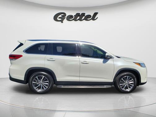 Blizzard Pearl 2019 Toyota Highlander XLE