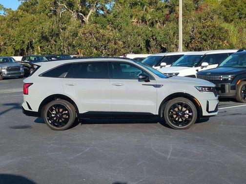 2023 Kia Sorento SX