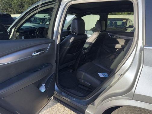 2021 Cadillac XT6 Luxury FWD