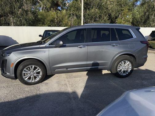 2021 Cadillac XT6 Luxury FWD