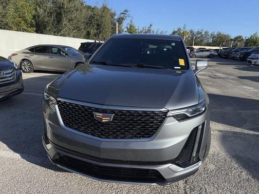 2021 Cadillac XT6 Luxury FWD