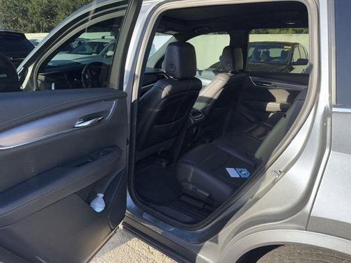 2021 Cadillac XT6 Luxury FWD