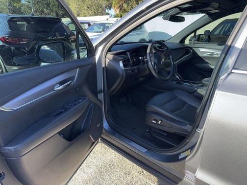 2021 Cadillac XT6 Luxury FWD