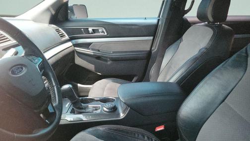 WHITE PLATINUM MET TRI-COAT 2017 Ford Explorer XLT