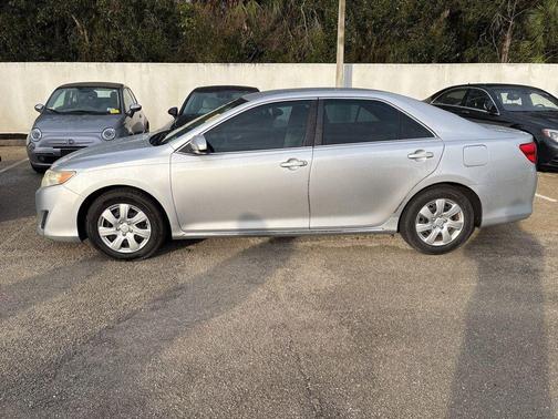 2014 Toyota Camry LE