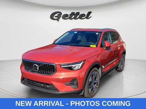 2023 Volvo XC40 B5 Plus Bright Theme