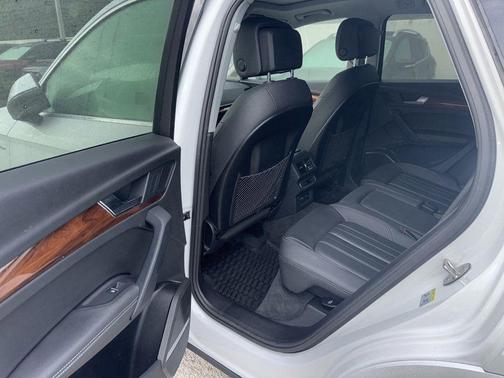 2023 Audi Q5 45 S line Premium Plus