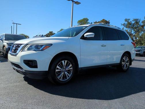 2019 Nissan Pathfinder S