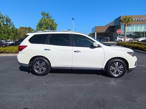 2019 Nissan Pathfinder S