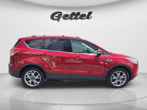 RUBY RED METALLIC TINTED CC 2016 Ford Escape Titanium