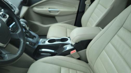 RUBY RED METALLIC TINTED CC 2016 Ford Escape Titanium