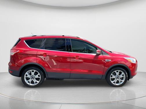 RUBY RED METALLIC TINTED CC 2016 Ford Escape Titanium