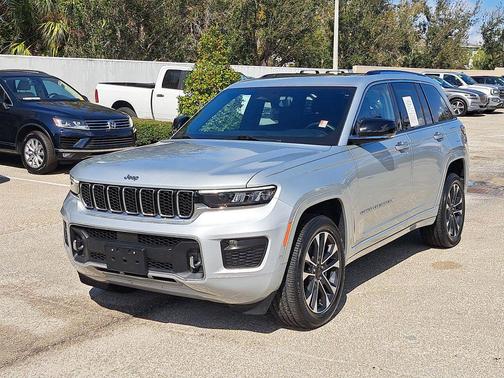 2022 Jeep Grand Cherokee Overland