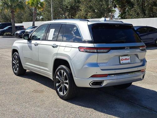 2022 Jeep Grand Cherokee Overland