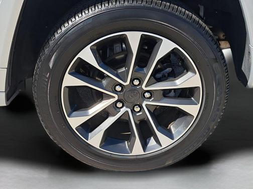 2022 Jeep Grand Cherokee Overland