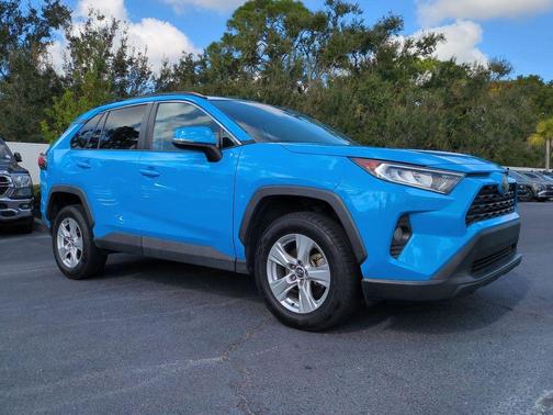 2020 Toyota RAV4 XLE