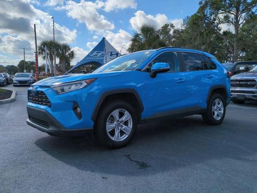 2020 Toyota RAV4 XLE