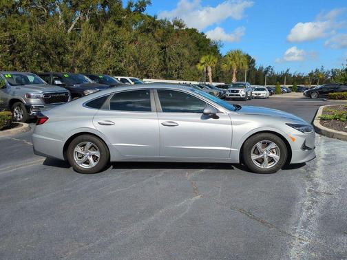 2023 Hyundai SONATA SE