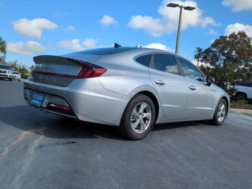 2023 Hyundai SONATA SE