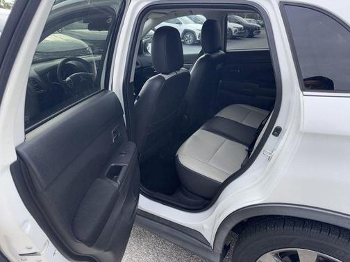 2013 Mitsubishi Outlander Sport LE