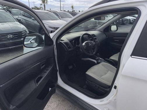 2013 Mitsubishi Outlander Sport LE