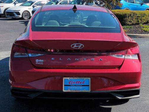 2023 Hyundai ELANTRA SEL