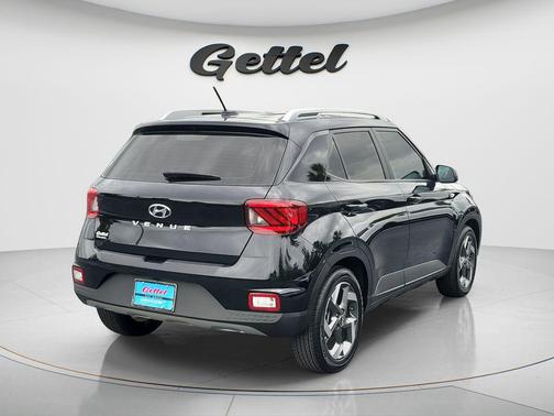 Onyx Black 2025 Hyundai VENUE SEL