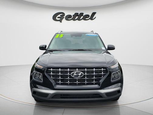 Onyx Black 2025 Hyundai VENUE SEL