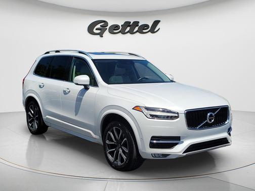 Crystal White 2018 Volvo XC90 T6 Momentum