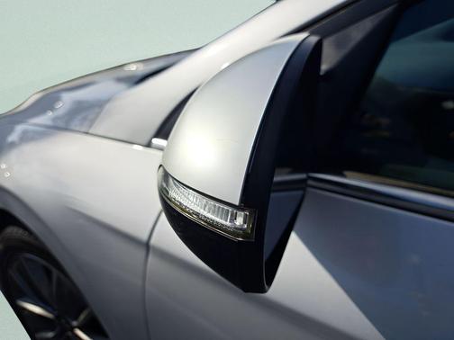 2018 Hyundai IONIQ Hybrid Limited