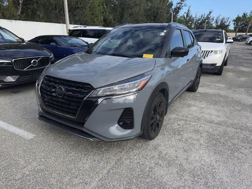 2021 Nissan Kicks SR